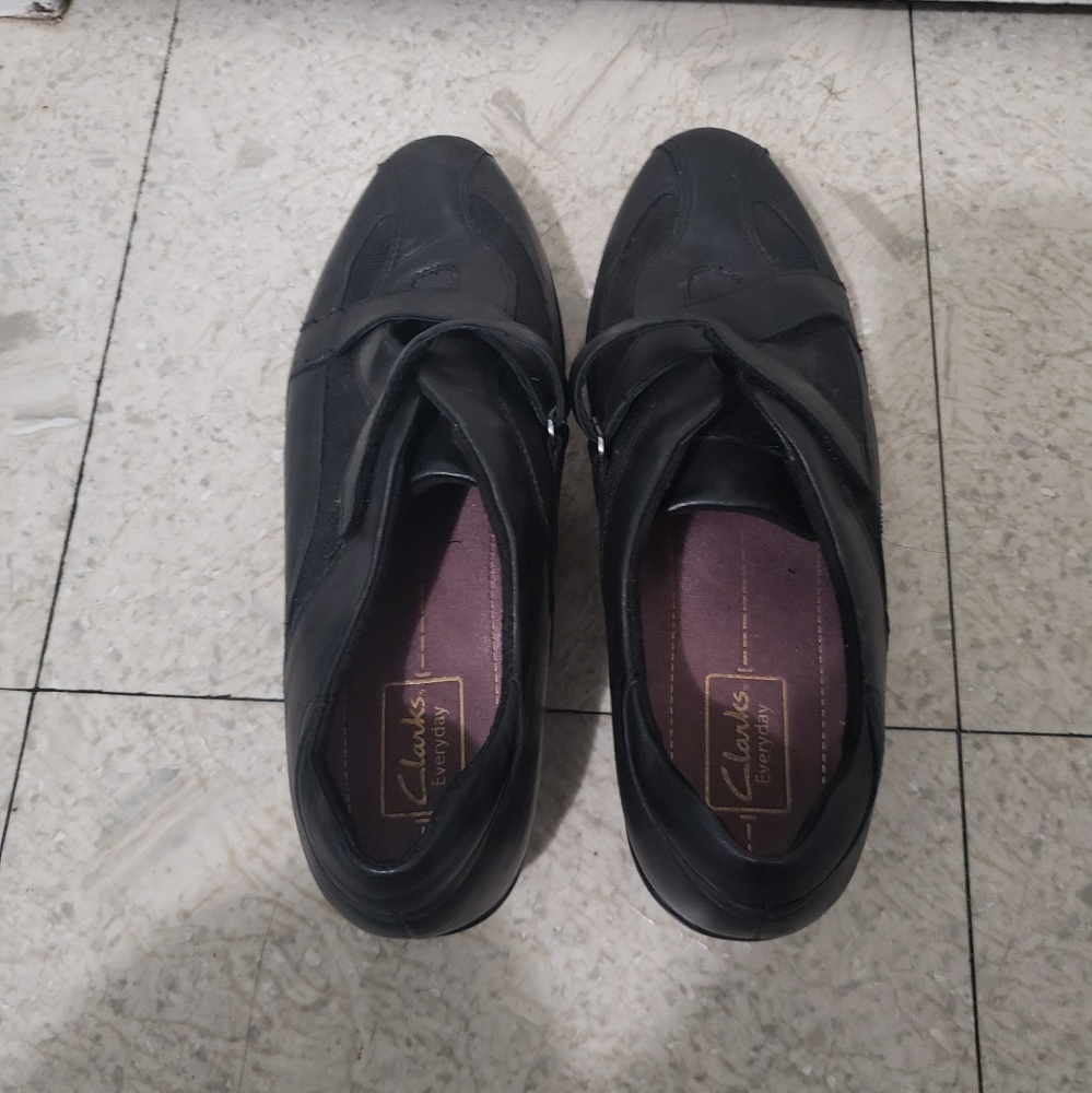 Black formal shoes